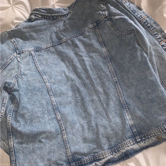 Old Navy Women’s Jean Jacket - Picture 4 of 5